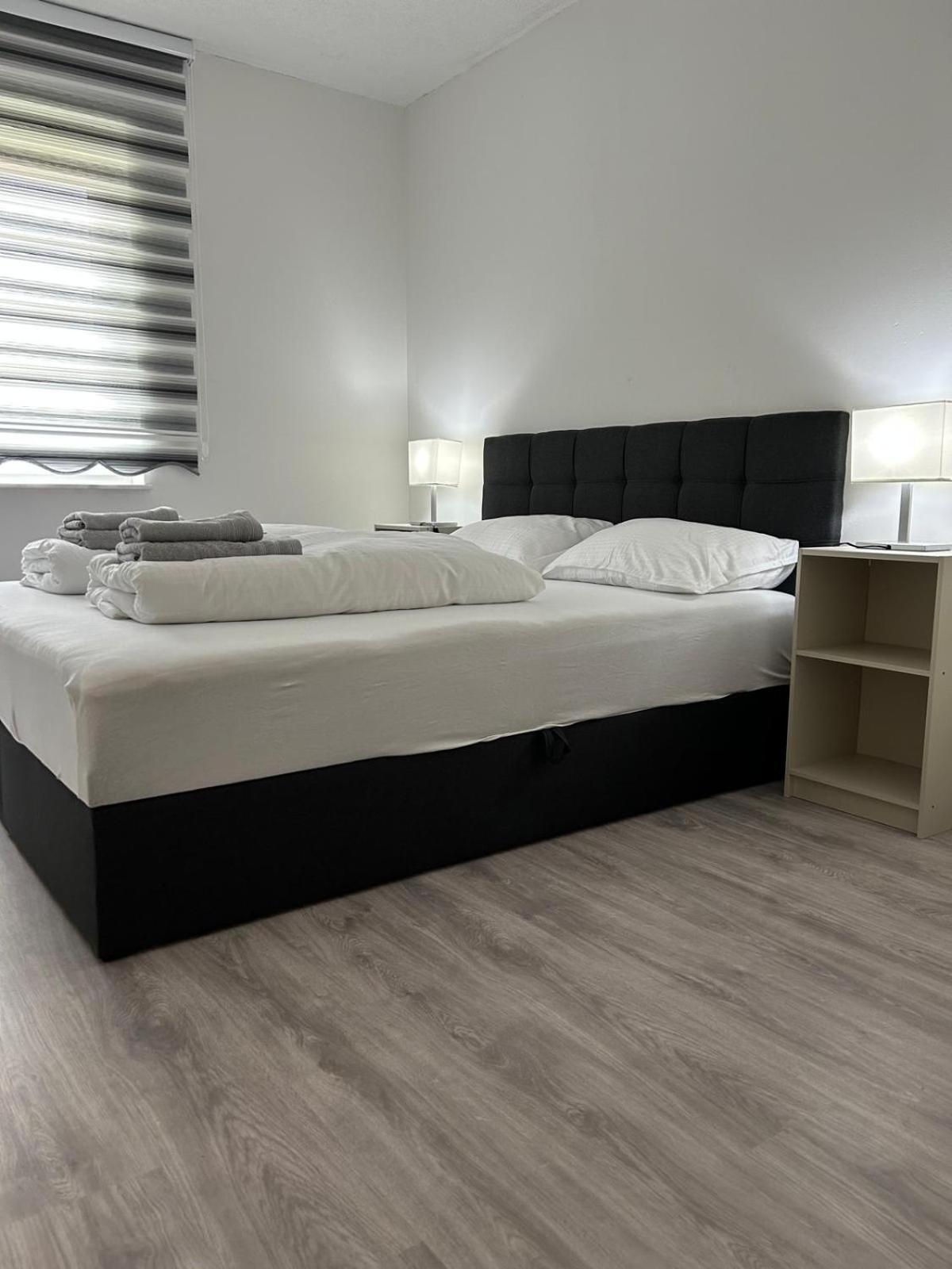 Appartamento Kassel Lohfelden Monteur Und Family Qualitat Schmidt Ll Esterno foto